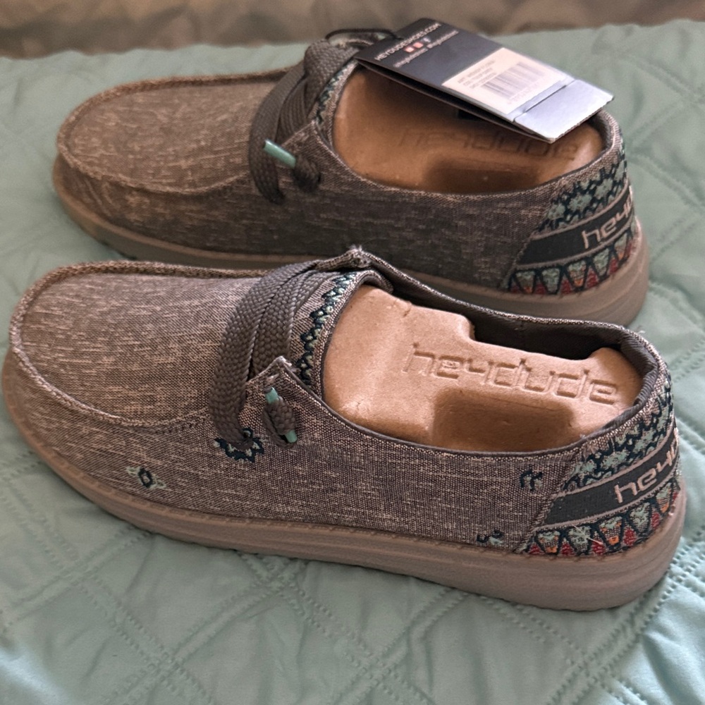 Hey Dude Women's Loafers in Gray and Tan